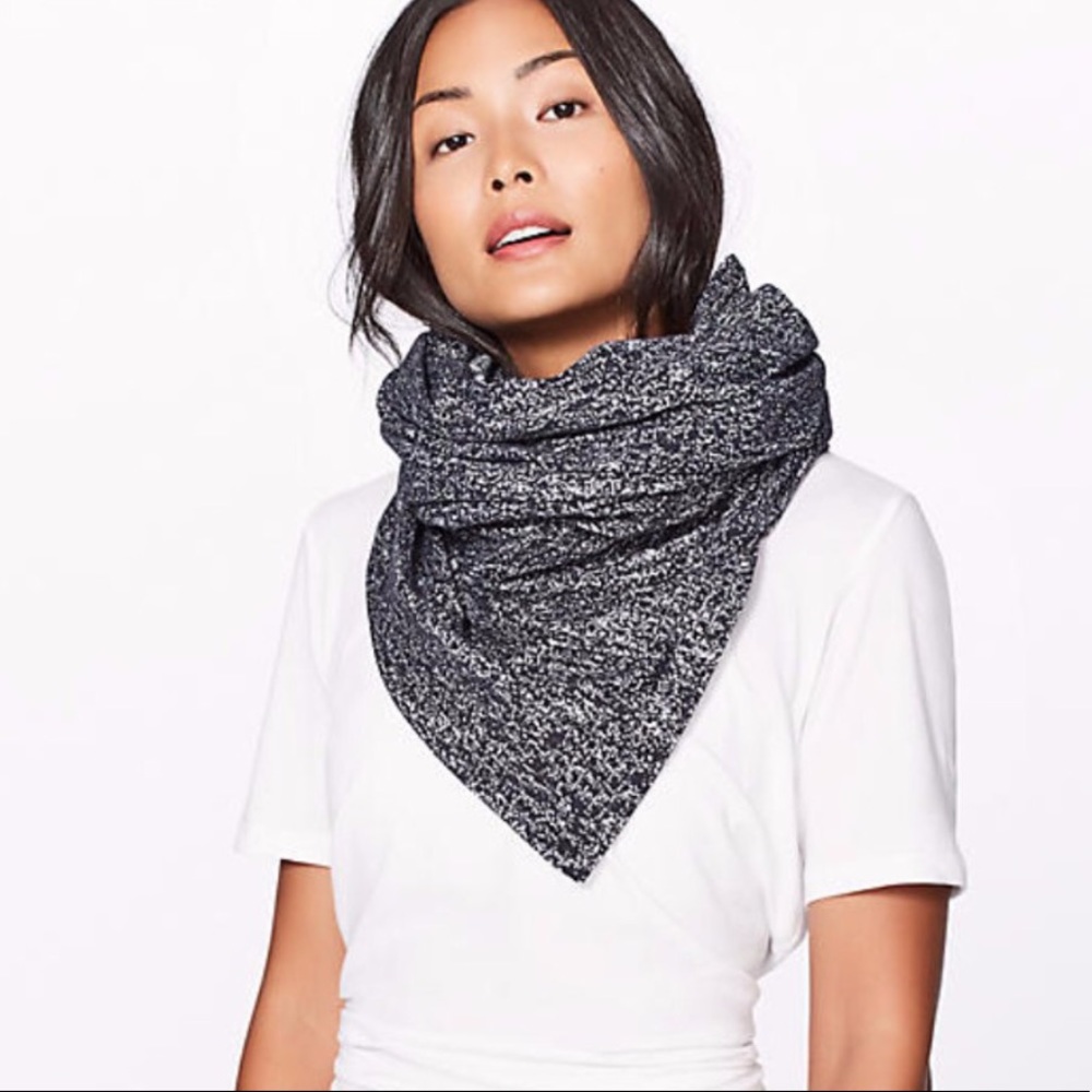 LULULEMON Vinyasa Scarf Wrap *NWOT*